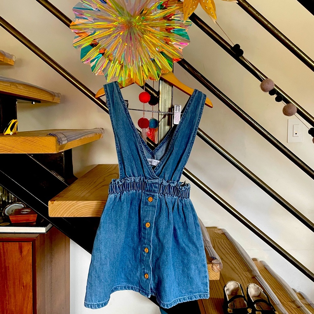 Zara NWOT, cute skirtall, size 3-4